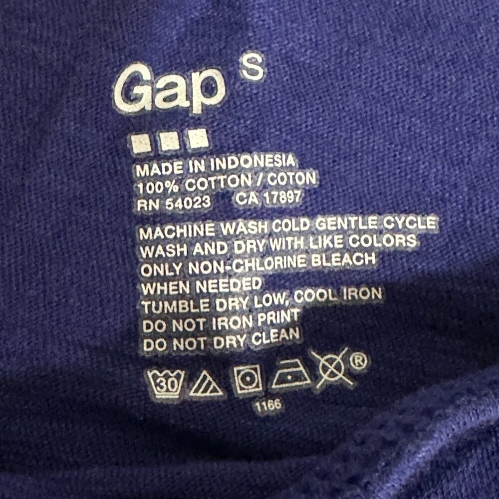 🌼$10 Women Juniors GAP Royal Blue Long Sleeve Cotton Tee Size S - Picture 3 of 6